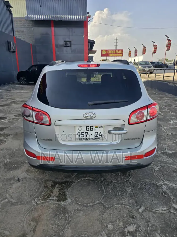 Hyundai Santa Fe 2011 Silver