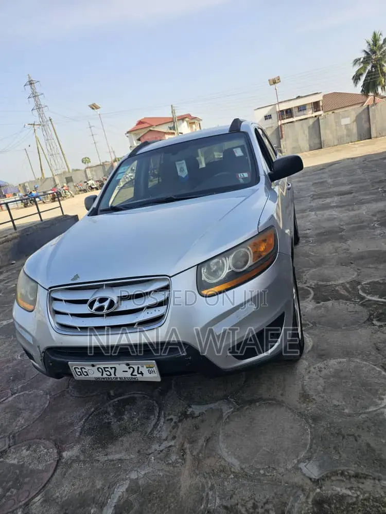 Hyundai Santa Fe 2011 Silver
