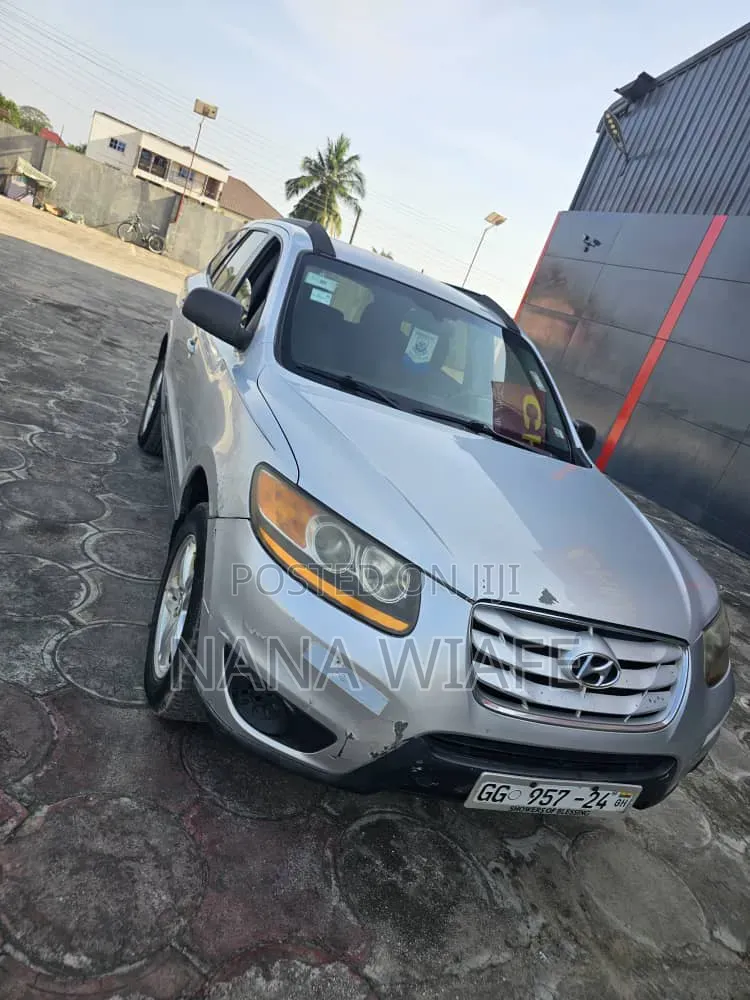 Hyundai Santa Fe 2011 Silver
