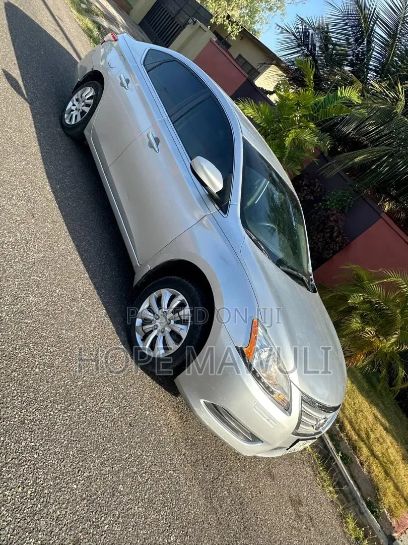 Nissan Sentra S 4dr Sedan (1.8L 4cyl CVT) 2014 Silver