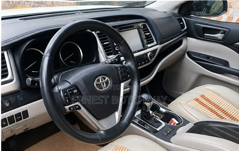 Toyota Highlander Limited V6 4x4 (3.5L 6cyl 6A) 2016 White