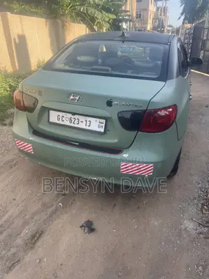 Hyundai Elantra 2009 Green
