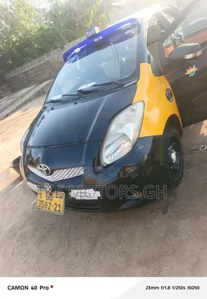 Toyota Vitz 1.3 AWD 3dr 2010 Black