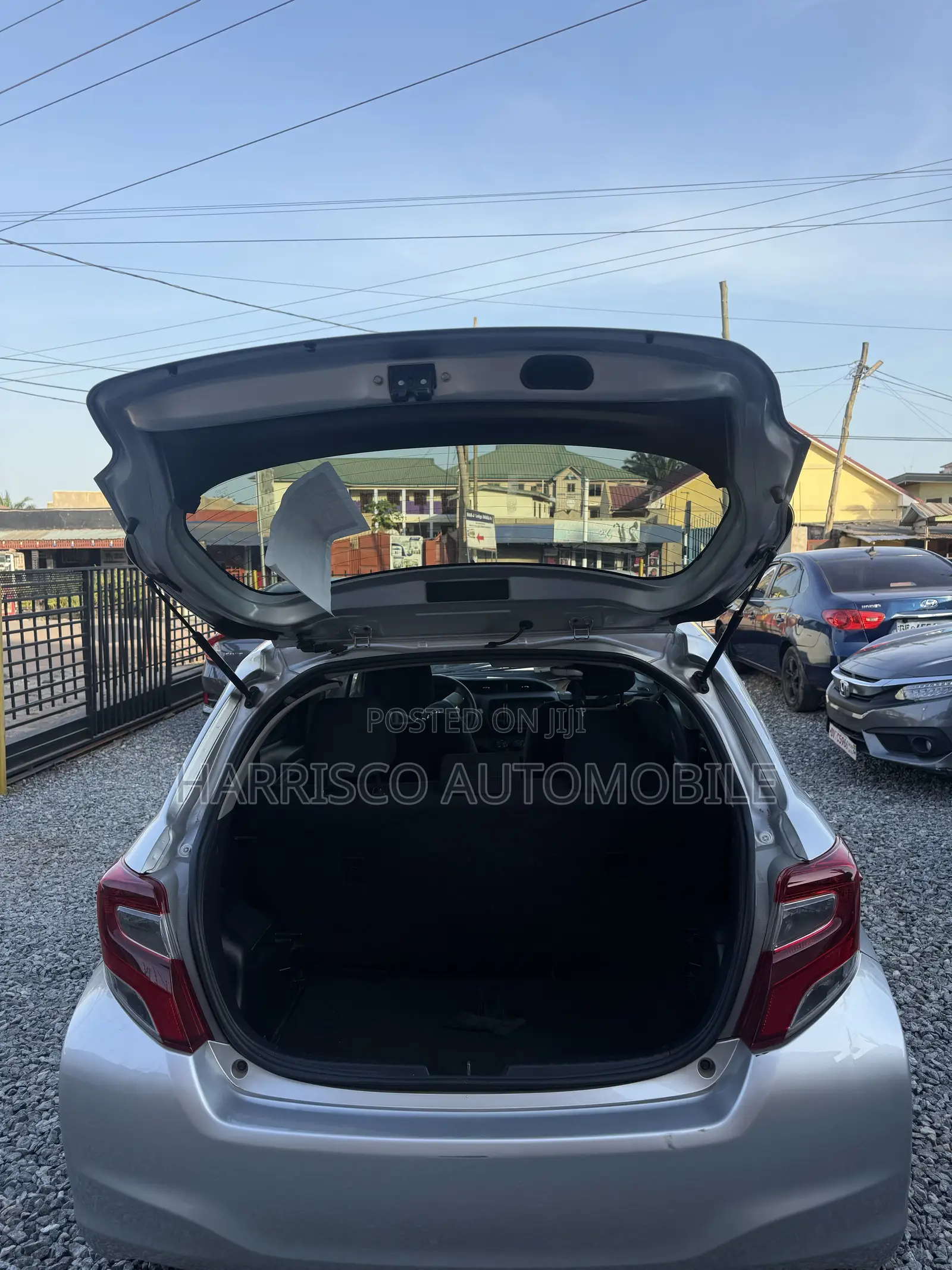 Toyota Vitz 1.0 FWD 3dr 2015 Silver