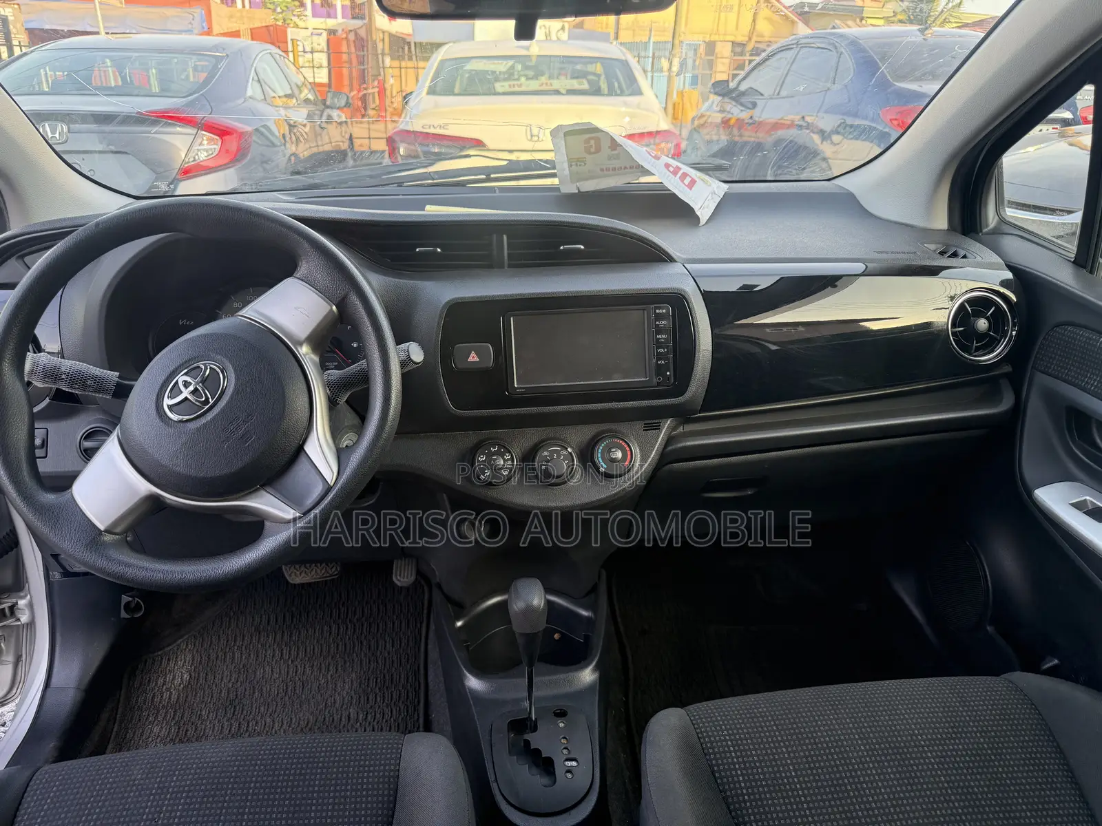 Toyota Vitz 1.0 FWD 3dr 2015 Silver