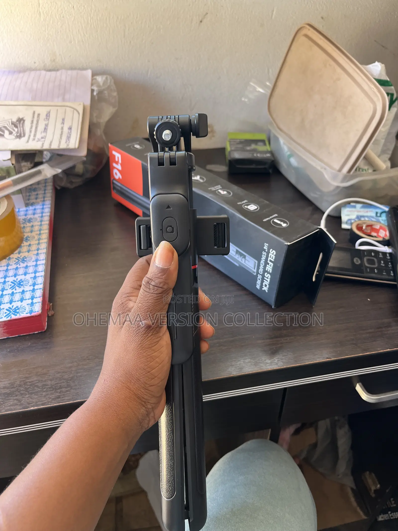 F16 Tripod Stand