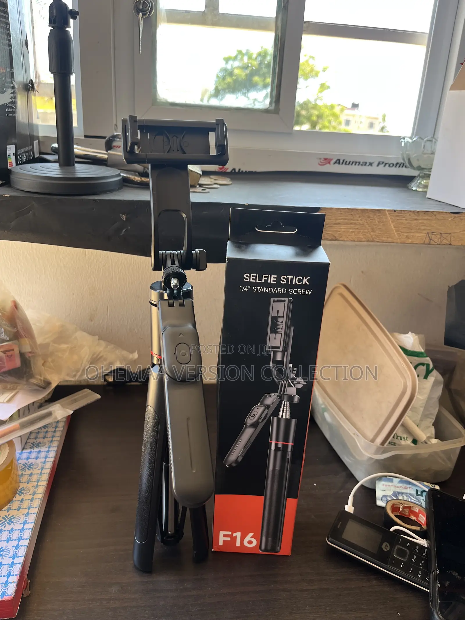 F16 Tripod Stand