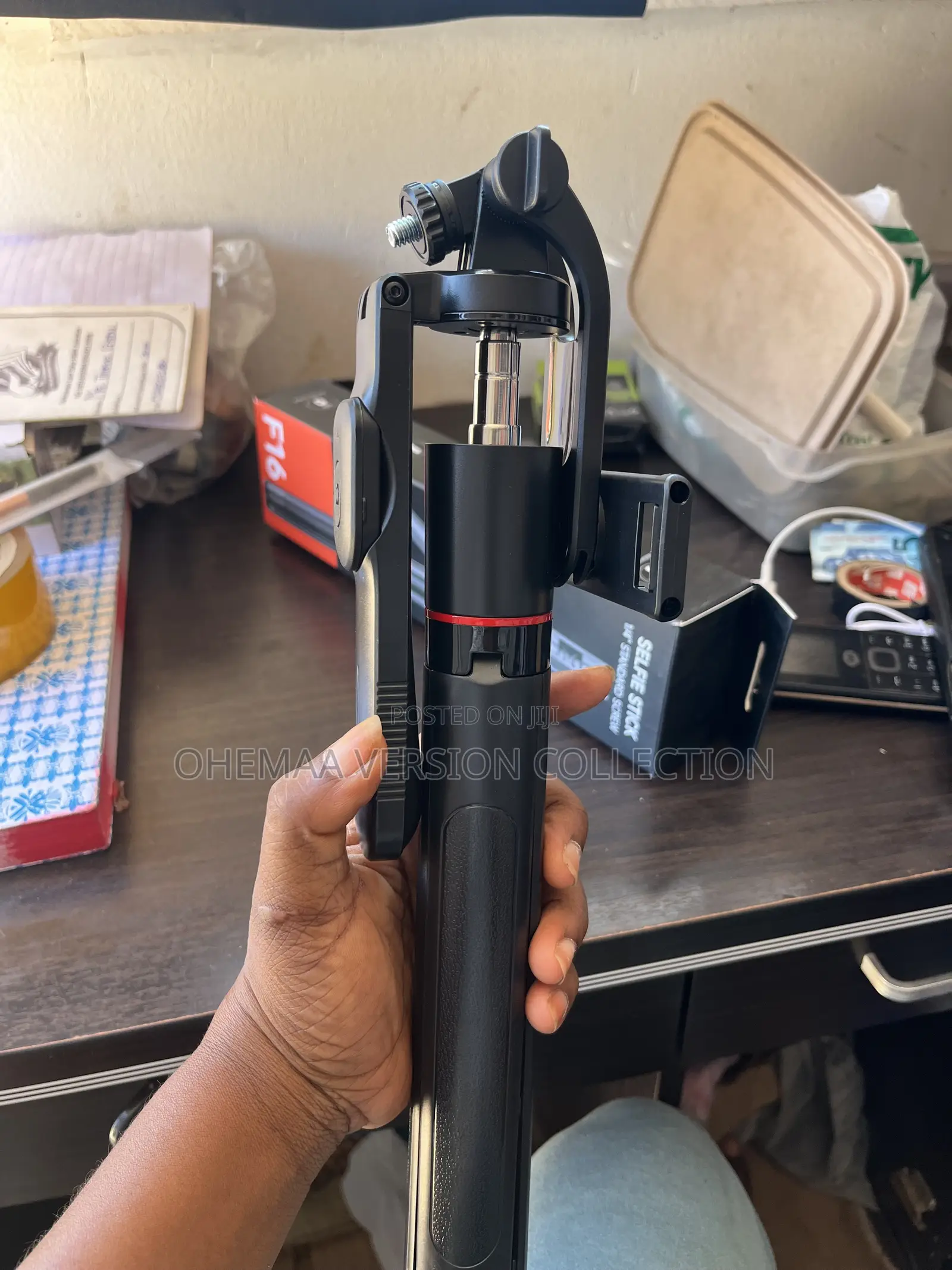 F16 Tripod Stand