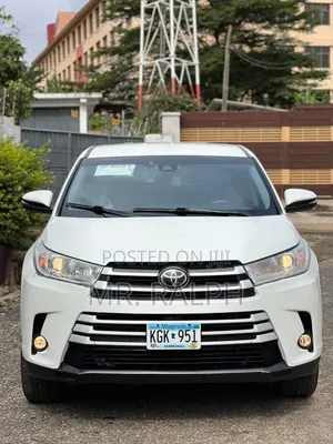 Toyota Highlander LE 2019 White