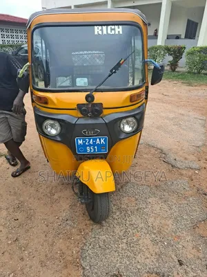 Bajaj RE 2024 Yellow