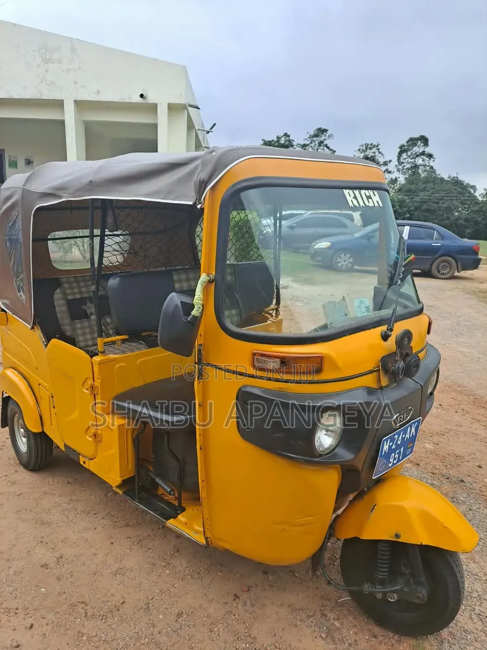 Bajaj RE 2024 Yellow