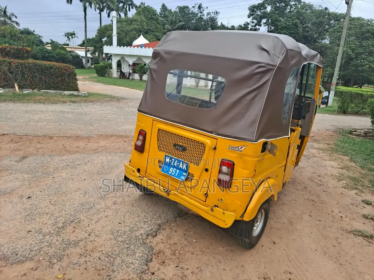 Bajaj RE 2024 Yellow