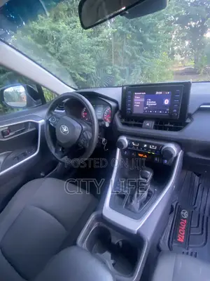 Toyota RAV4 LE 2022 Gray