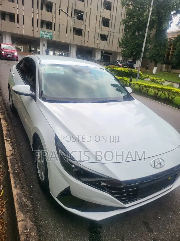 Hyundai Elantra Limited 2021 White