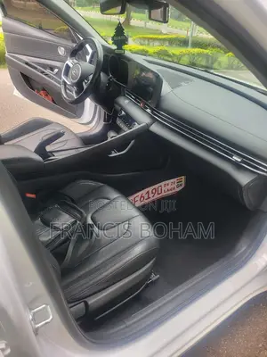 Hyundai Elantra Limited 2021 White