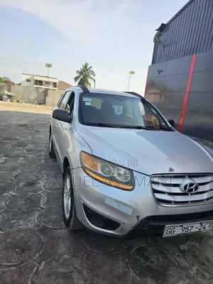 Hyundai Santa Fe 2011 Silver