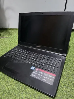 Laptop MSI MSI Sword 15 16GB Intel Core i5 HDD+SSD 1T