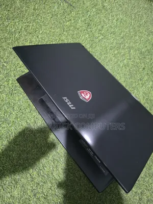 Laptop MSI MSI Sword 15 16GB Intel Core i5 HDD+SSD 1T