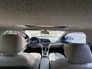 Hyundai Elantra Limited 2018 Red
