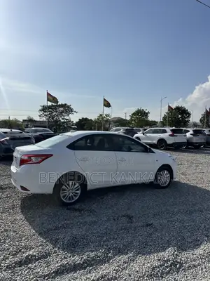 Toyota Yaris 2015 White