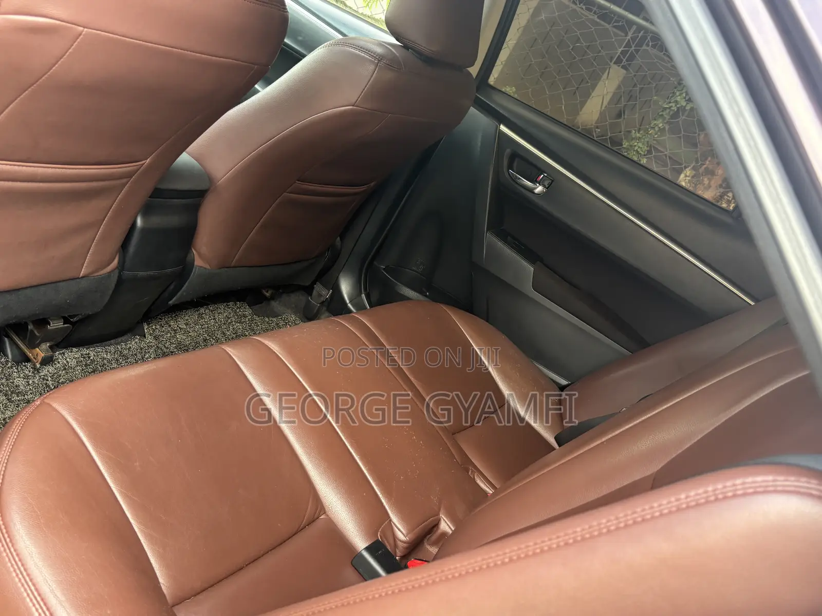 Toyota Corolla SE (1.8L 4cyl 6M) 2018 Burgundy