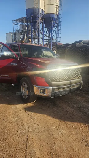 Toyota Tundra Limited 5.7L V8 4x4 Double Cab 6.6 ft. box 145.7 in. WB
