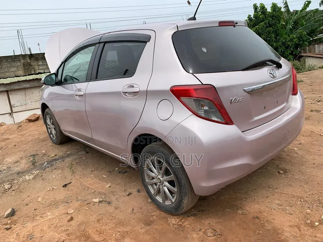 Toyota Vitz 2012