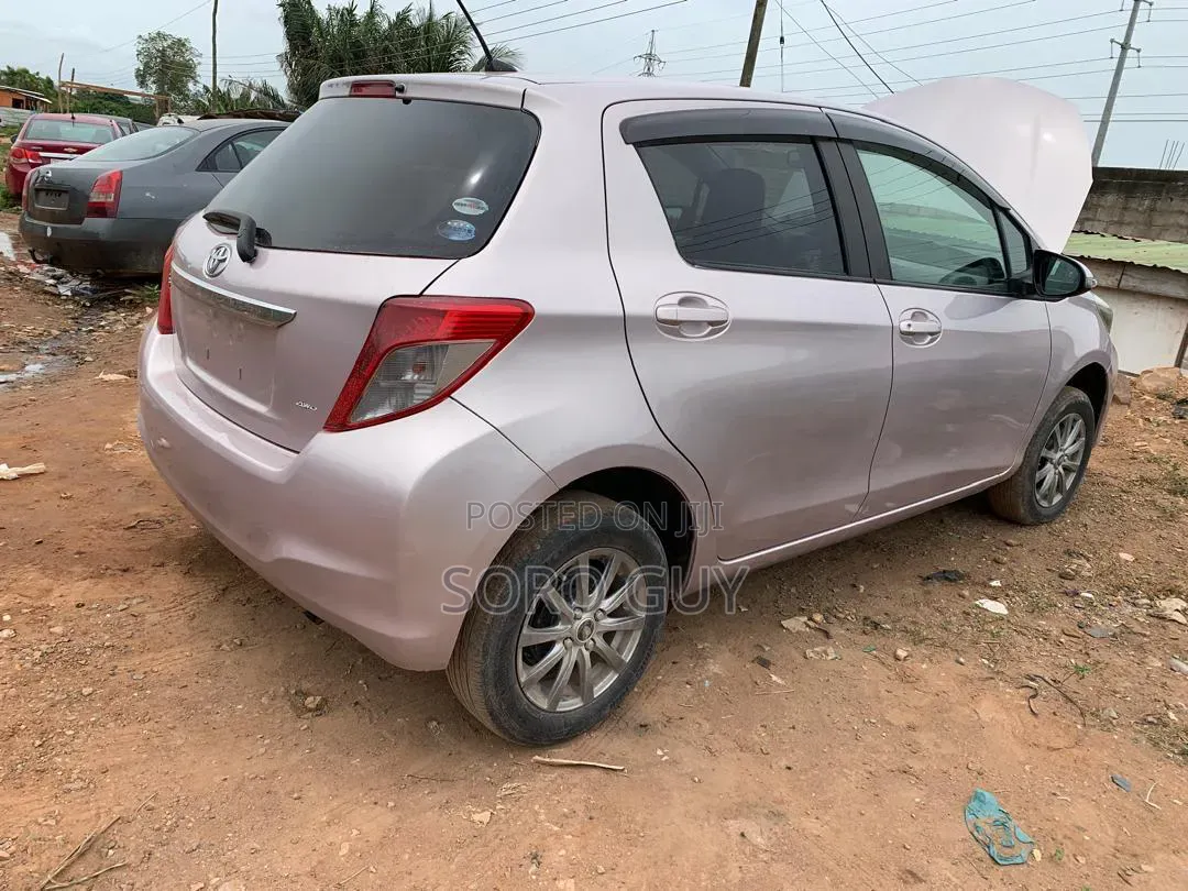Toyota Vitz 2012