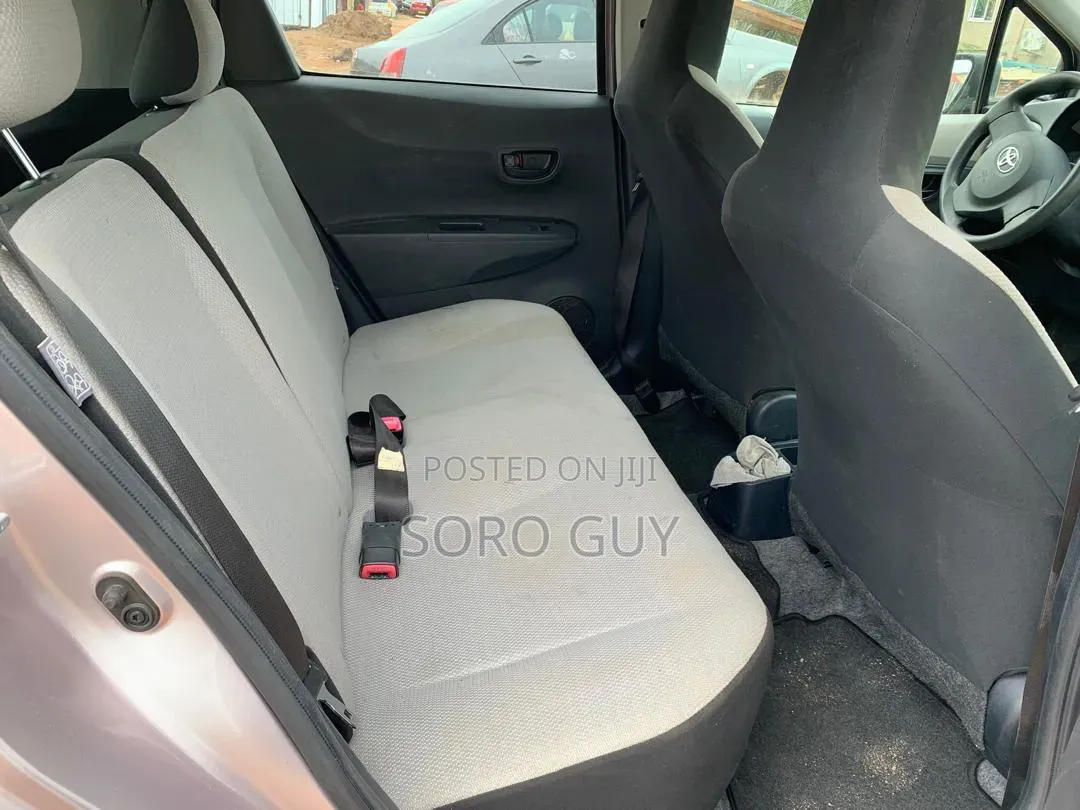 Toyota Vitz 2012