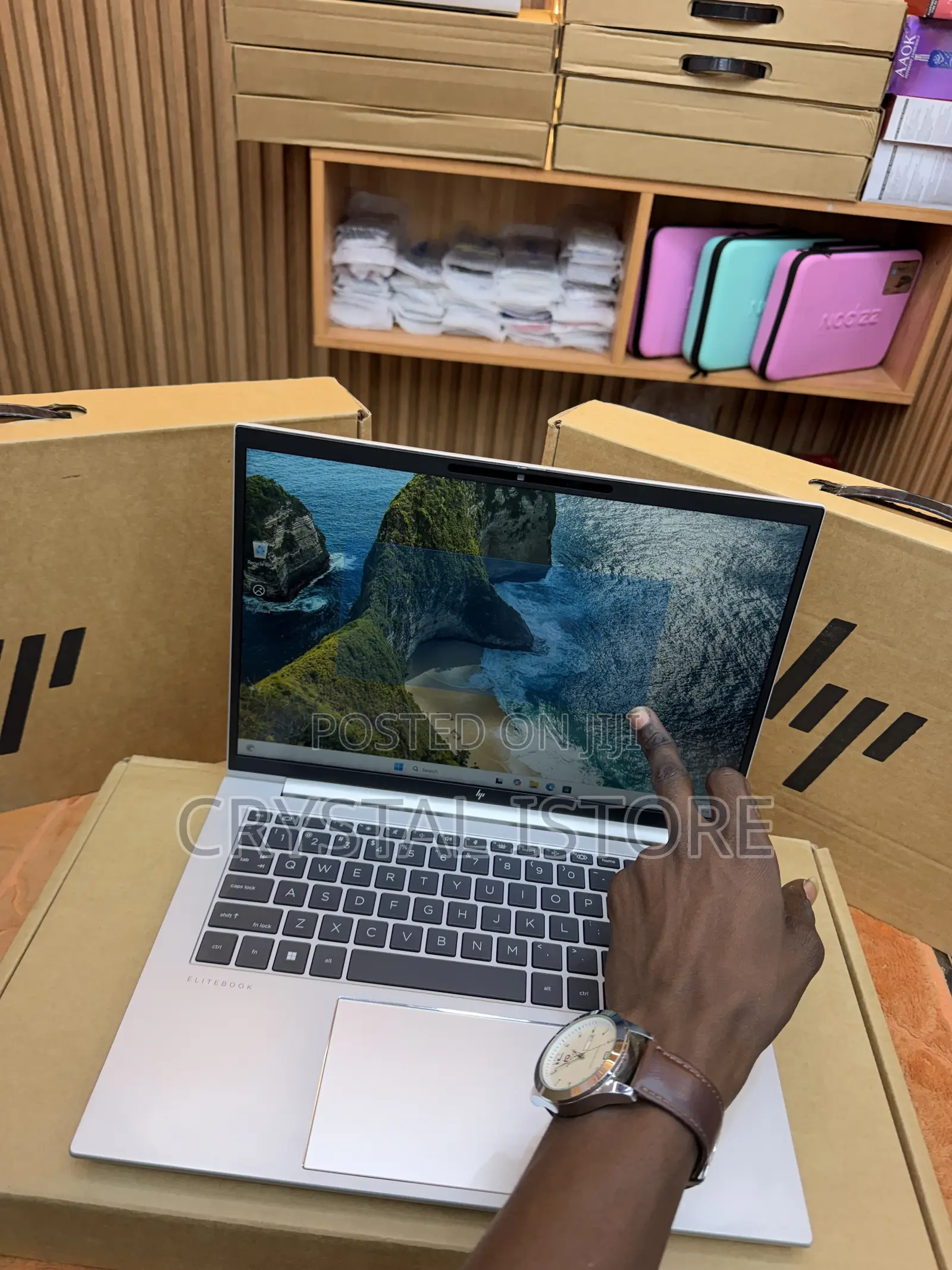 New Laptop HP EliteBook 840 G9 16GB Intel Core i7 SSD 512GB