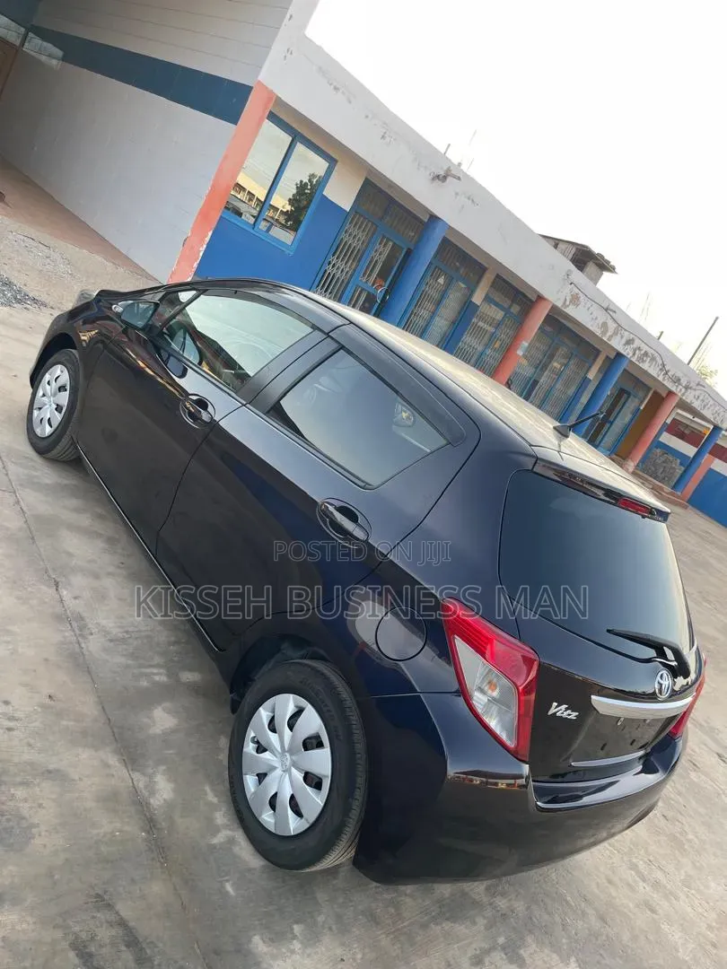 Toyota Vitz 2013 Purple