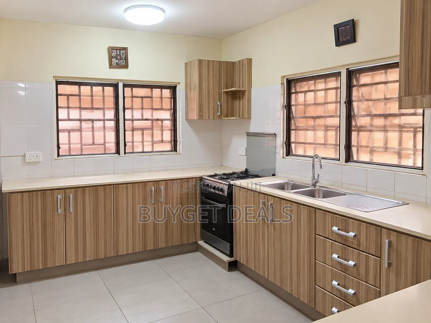 4bdrm House in Owusu Ansah for rent