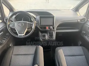 Toyota Voxy 2014 Black
