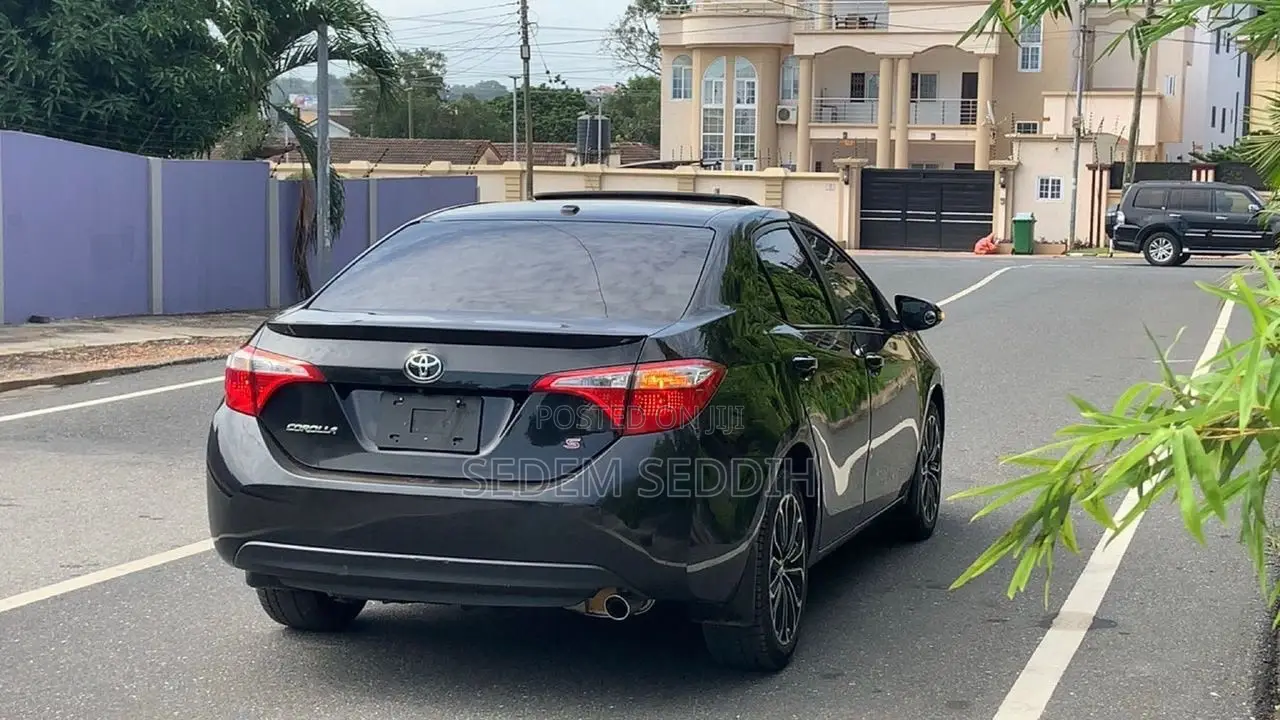 Toyota Corolla S w/Special Edition Pkg (1.8L 4cyl CVT) 2016 Black
