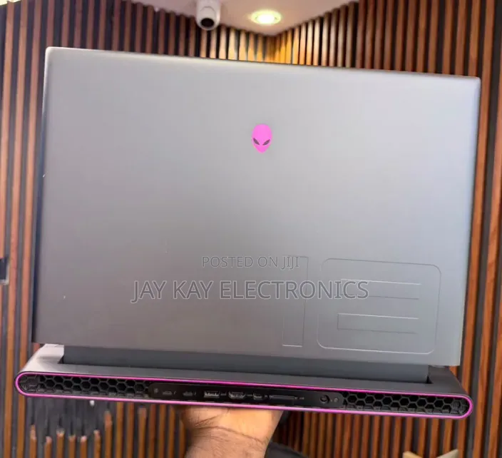 Laptop Alienware M18 R2 32GB Intel Core i9 SSD 1T