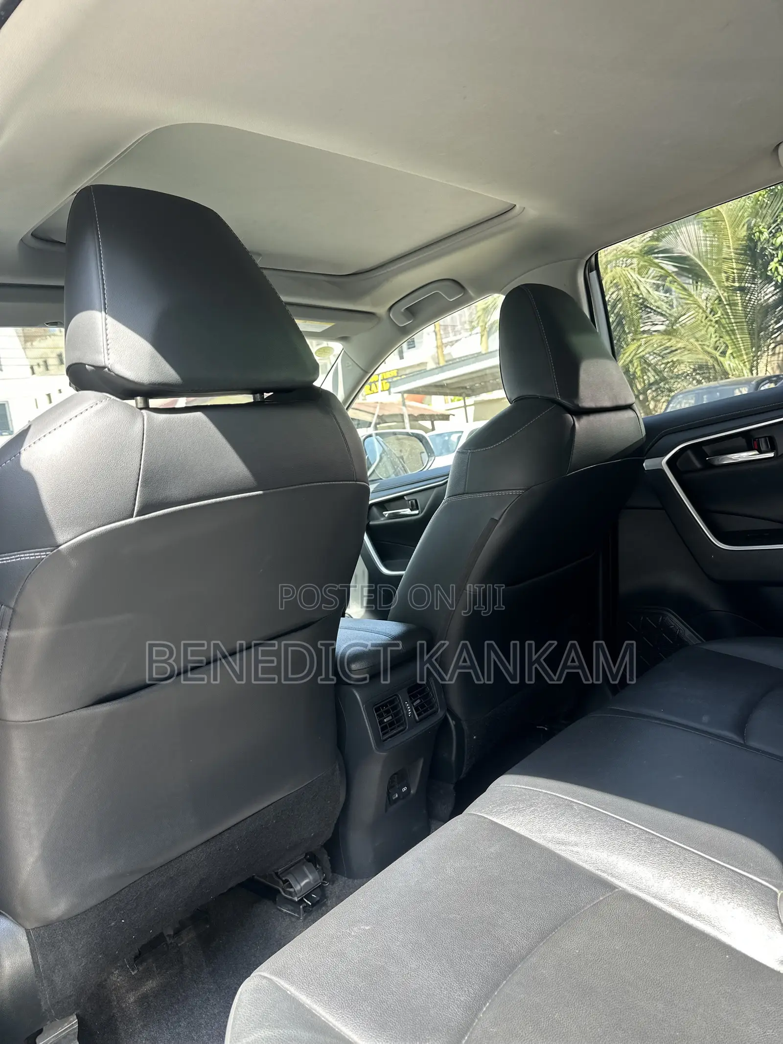 Toyota RAV4 XLE FWD 2023 White