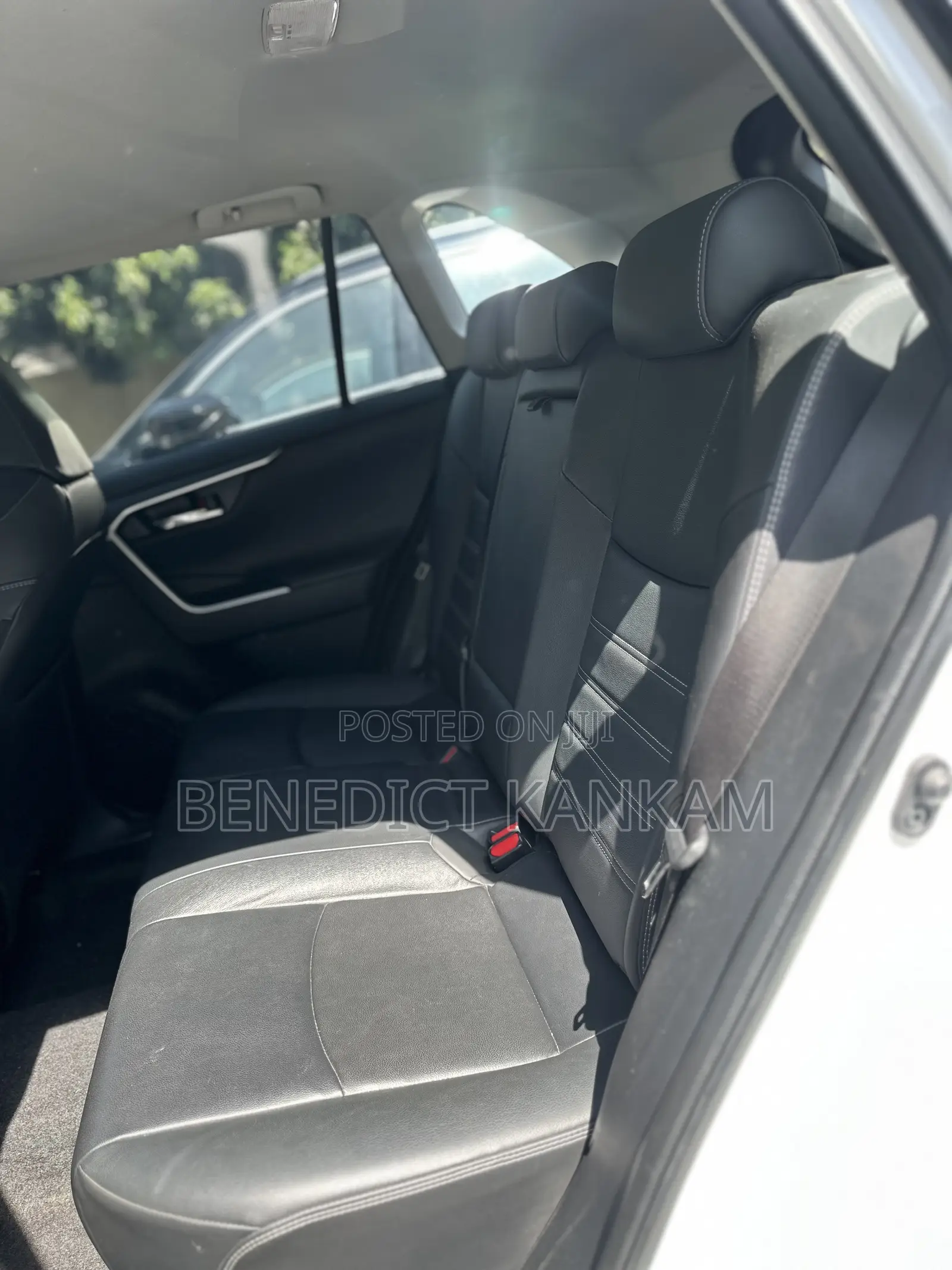 Toyota RAV4 XLE FWD 2023 White