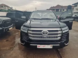 Toyota Land Cruiser 4.6 V8 AX 2012 Black
