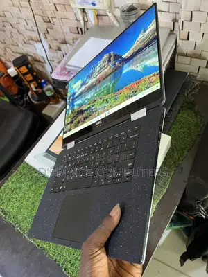 Laptop Dell XPS 15 9575 2-in-1 16GB Intel Core i7 SSD 512GB