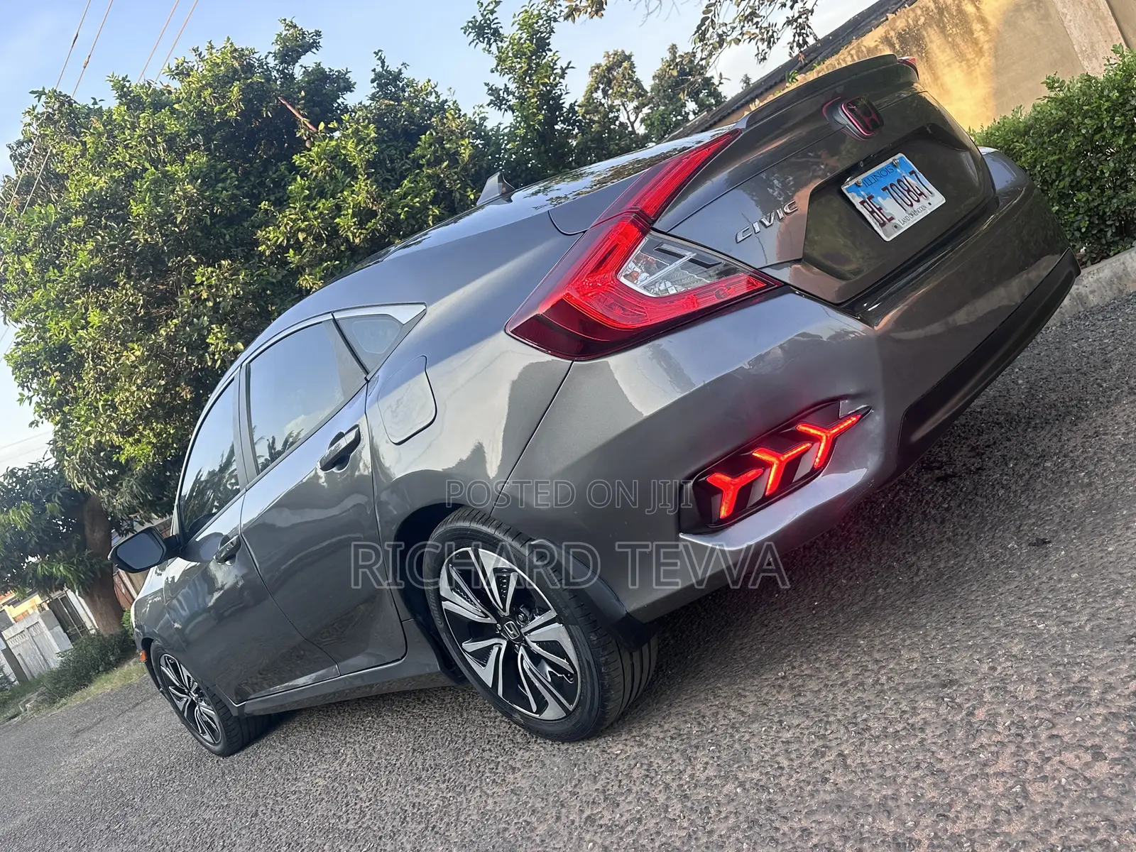 Honda Civic EX-T 4dr Sedan (1.5L 4cyl) 2017 Gray