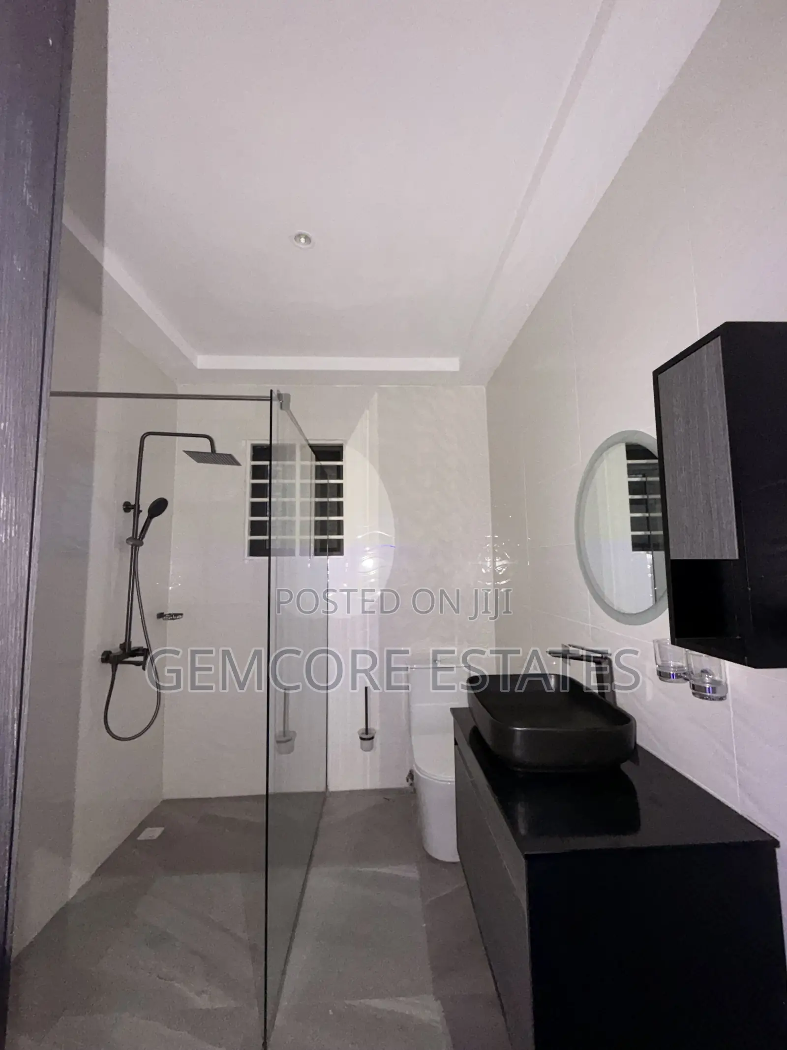 3bdrm House in Little Roses, Ashaley Botwe for sale