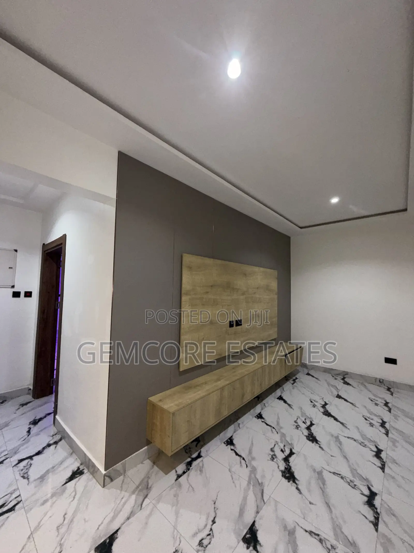 3bdrm House in Little Roses, Ashaley Botwe for sale