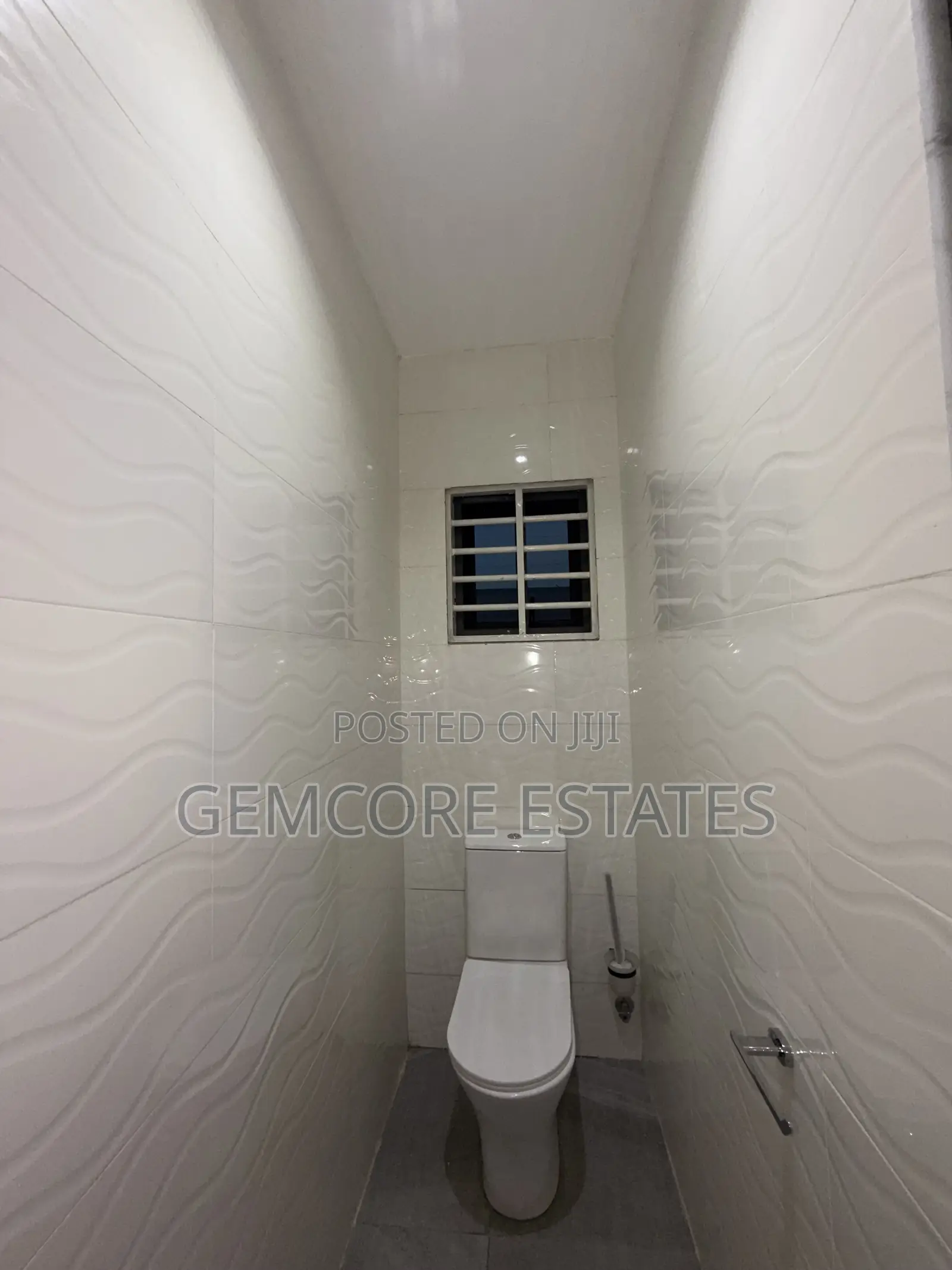 3bdrm House in Little Roses, Ashaley Botwe for sale