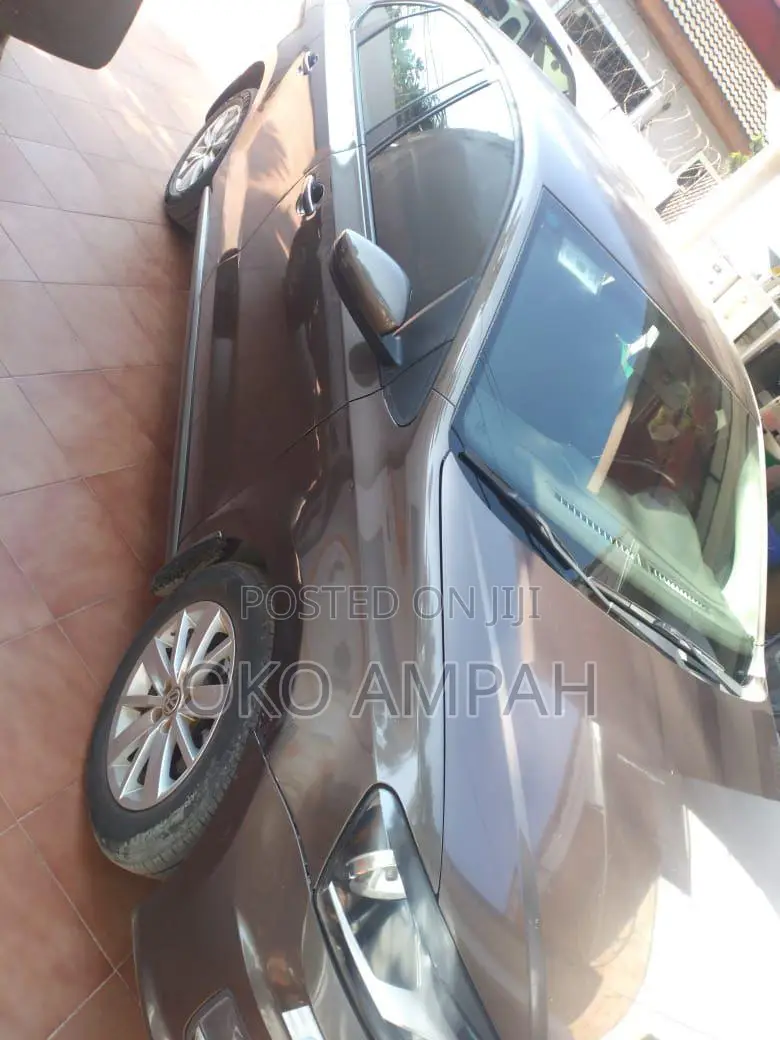 Volkswagen Polo 2017 Brown