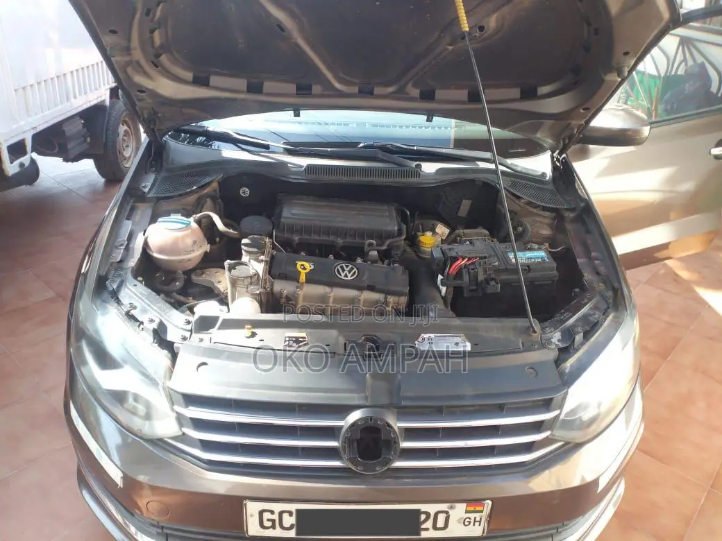 Volkswagen Polo 2017 Brown