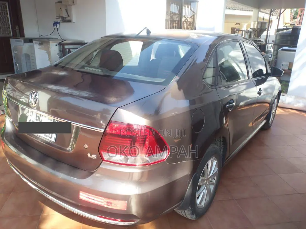 Volkswagen Polo 2017 Brown