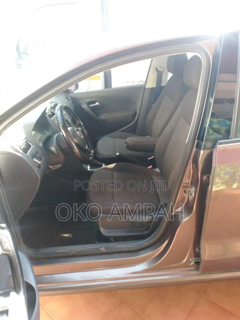 Volkswagen Polo 2017 Brown