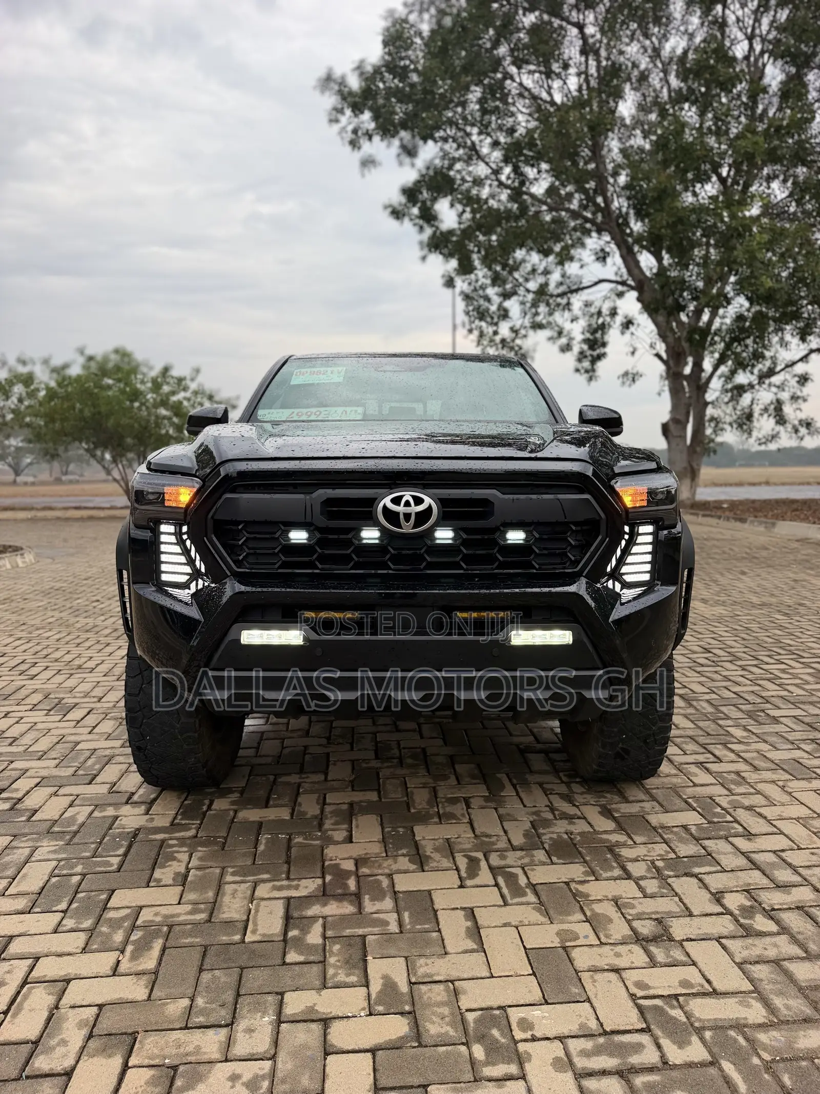Toyota Tacoma 2024 Black