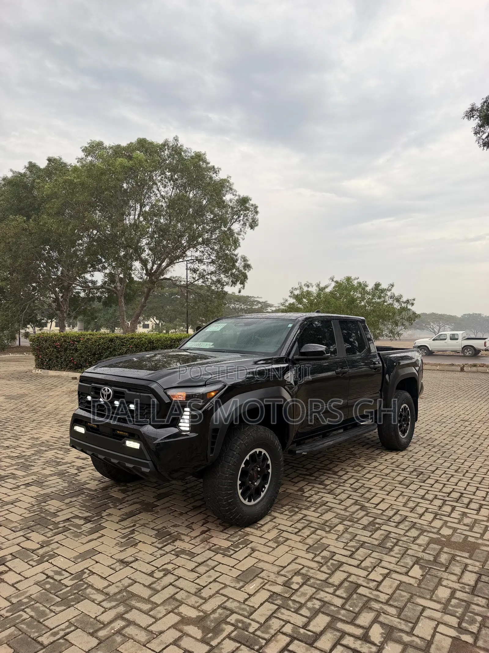 Toyota Tacoma 2024 Black