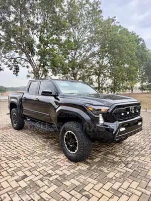 Toyota Tacoma 2024 Black